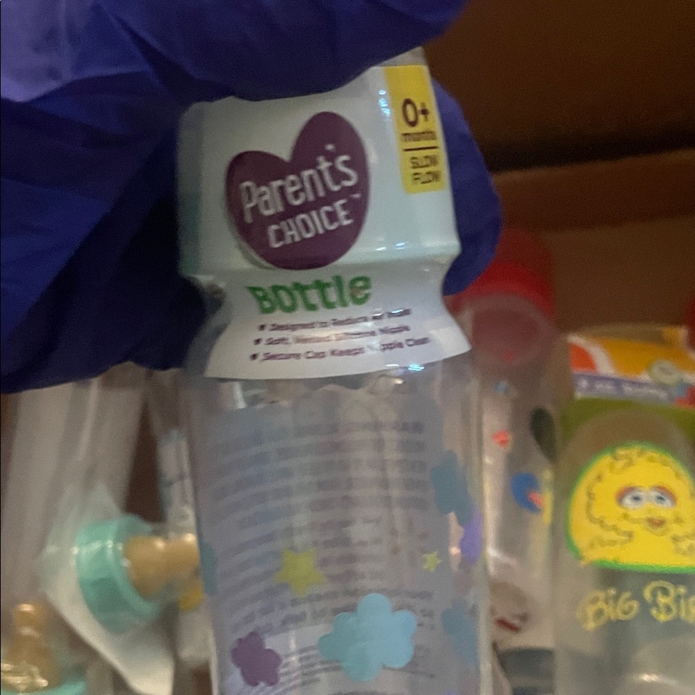 Assorted Baby Bottles and Formula - Picture 11 of 17